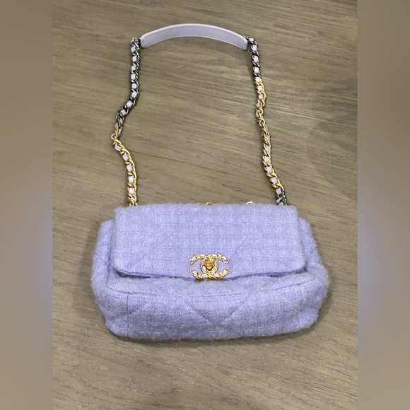 CHANEL 19 Flap Bag Quilted Tweed Lilac - Picture 13 of 14
